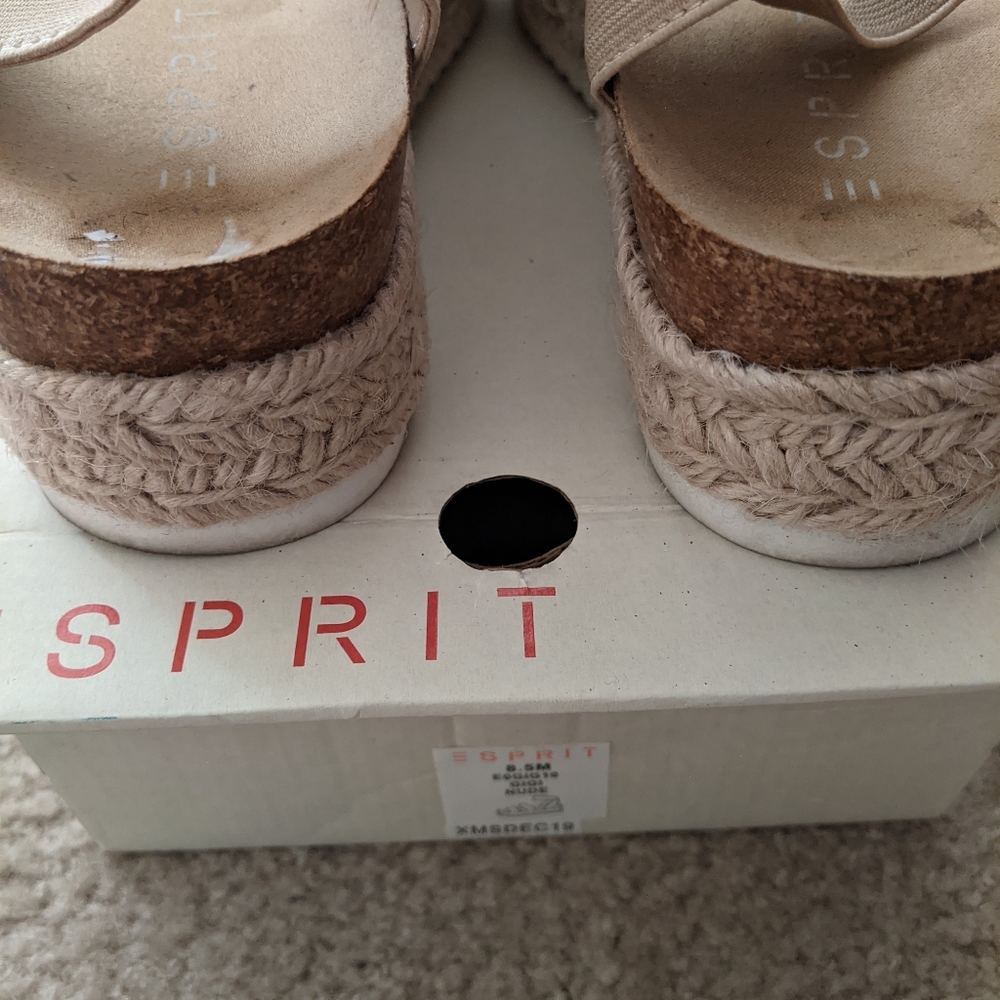 ESPRIT - Picture 4 of 6